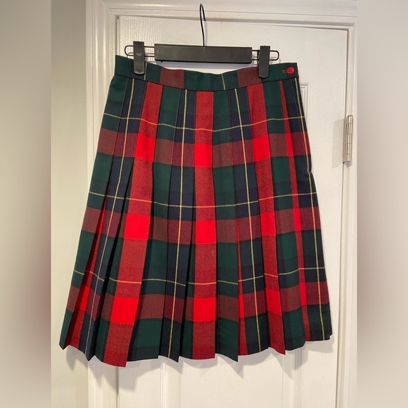 Talbots Dresses & Skirts - Talbots Size 8 100% Wool Red Green Plaid Flannel Pleated Knee Length Skirt